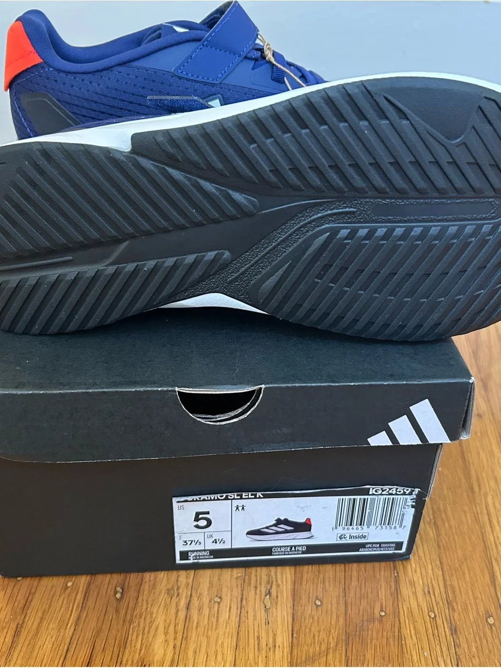 Adidas Duramo big kids size 5. Hook and loop closure. New in box